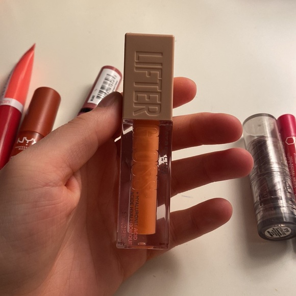 9 Drugstore lip products - Picture 7 of 9